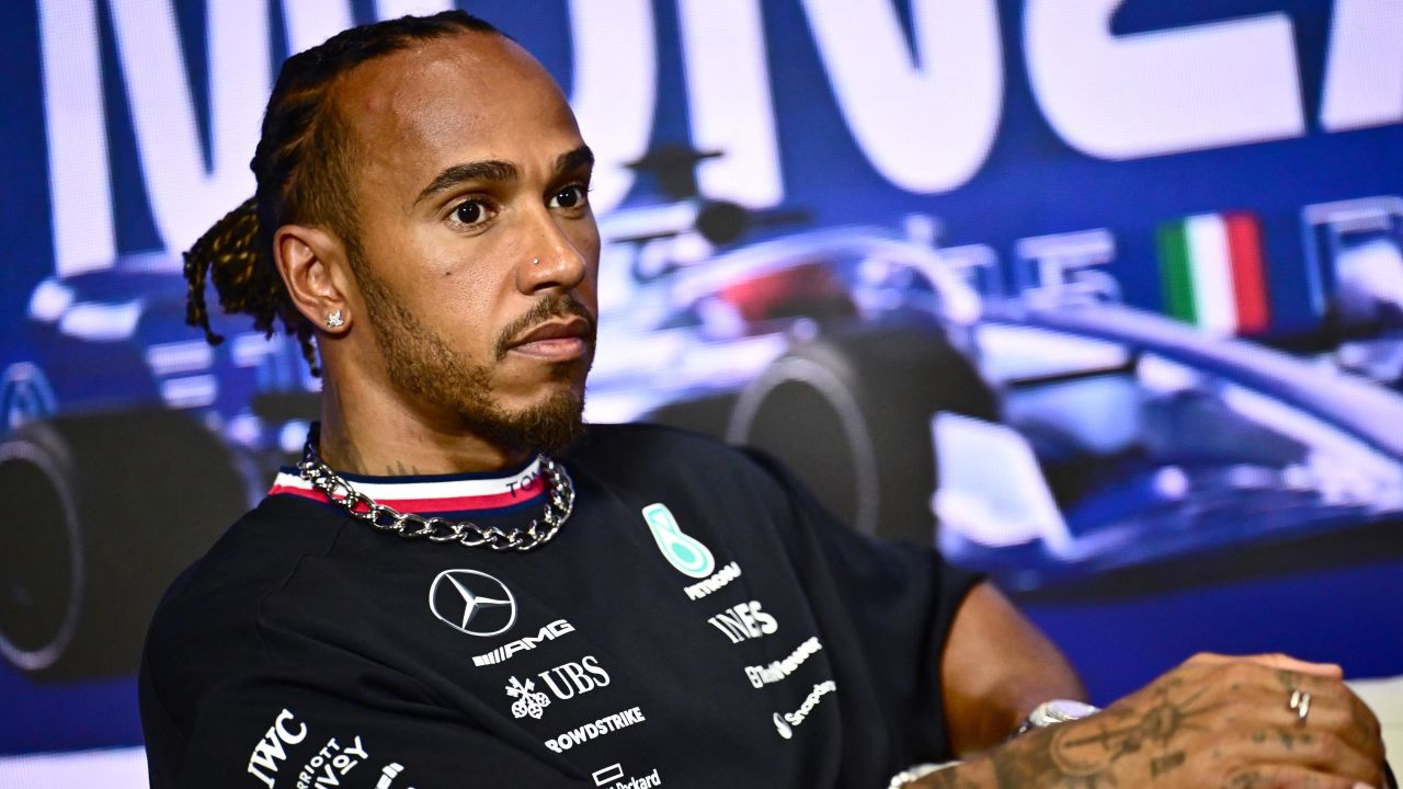 Lewis Hamilton criticizes 'completely unacceptable' comments from Red  Bull's Helmut Marko about Sergio Pérez | CNN