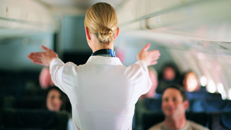 Read more about the article Flight attendants are burned out and quitting. Here’s why – CNN
