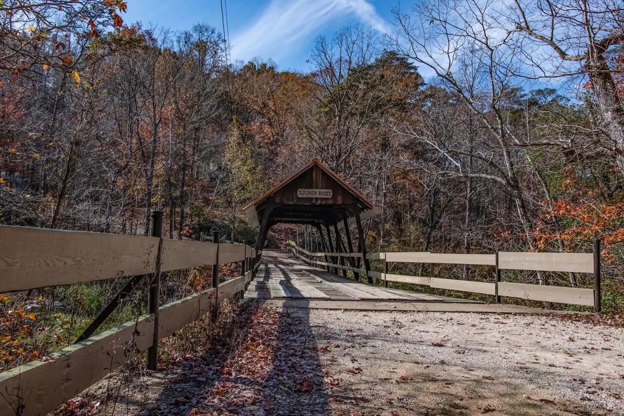 Mentone, Alabama/USA - November 16, 2018: The historic Old Union Crossing Covered Bridge was originally built in 1863, but this version was rebuilt over the existing bridge in 1980. Ta.