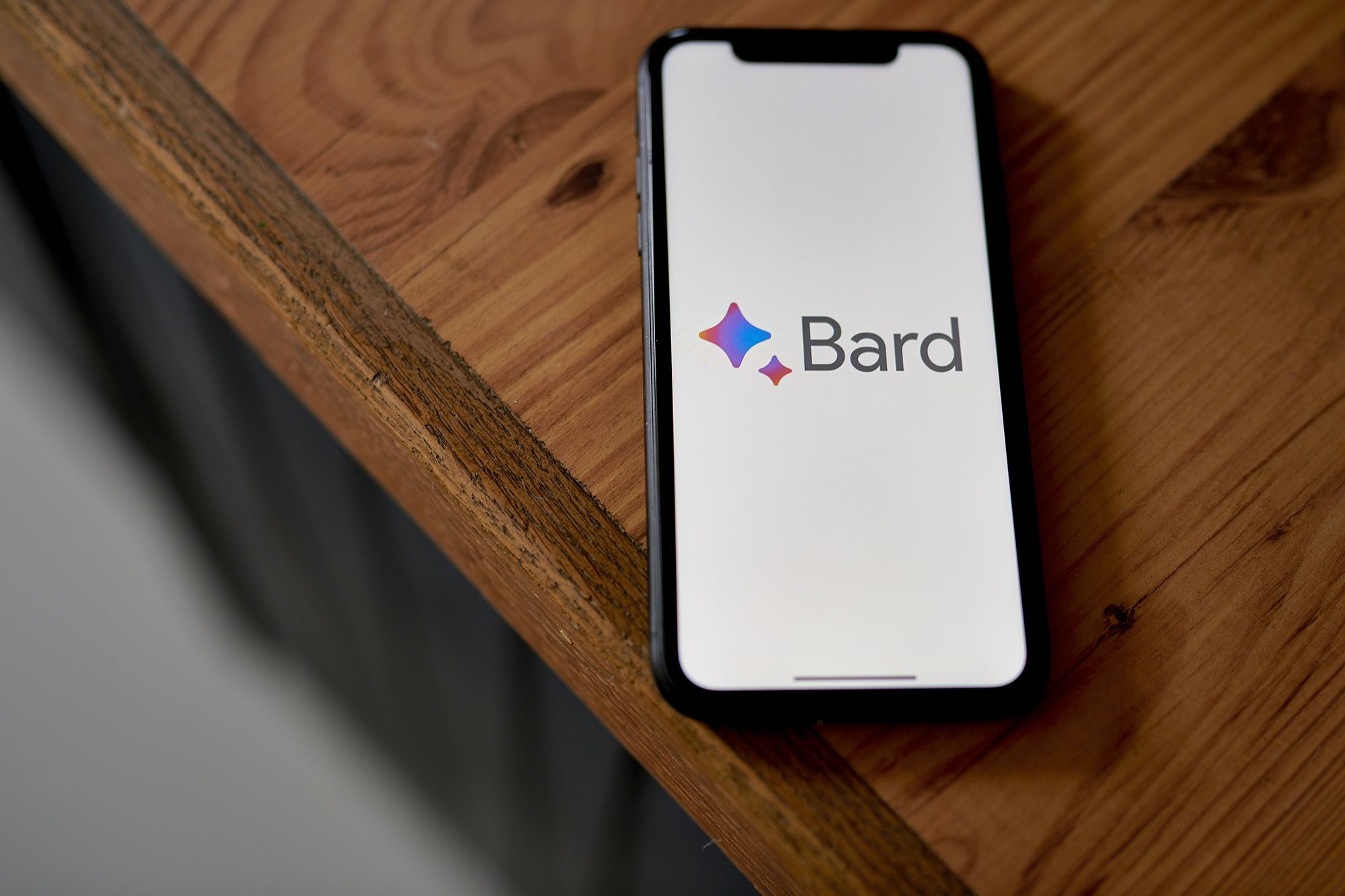 Google Assistant With Bard Puts an AI Chatbot in Your iPhone or Android -  CNET