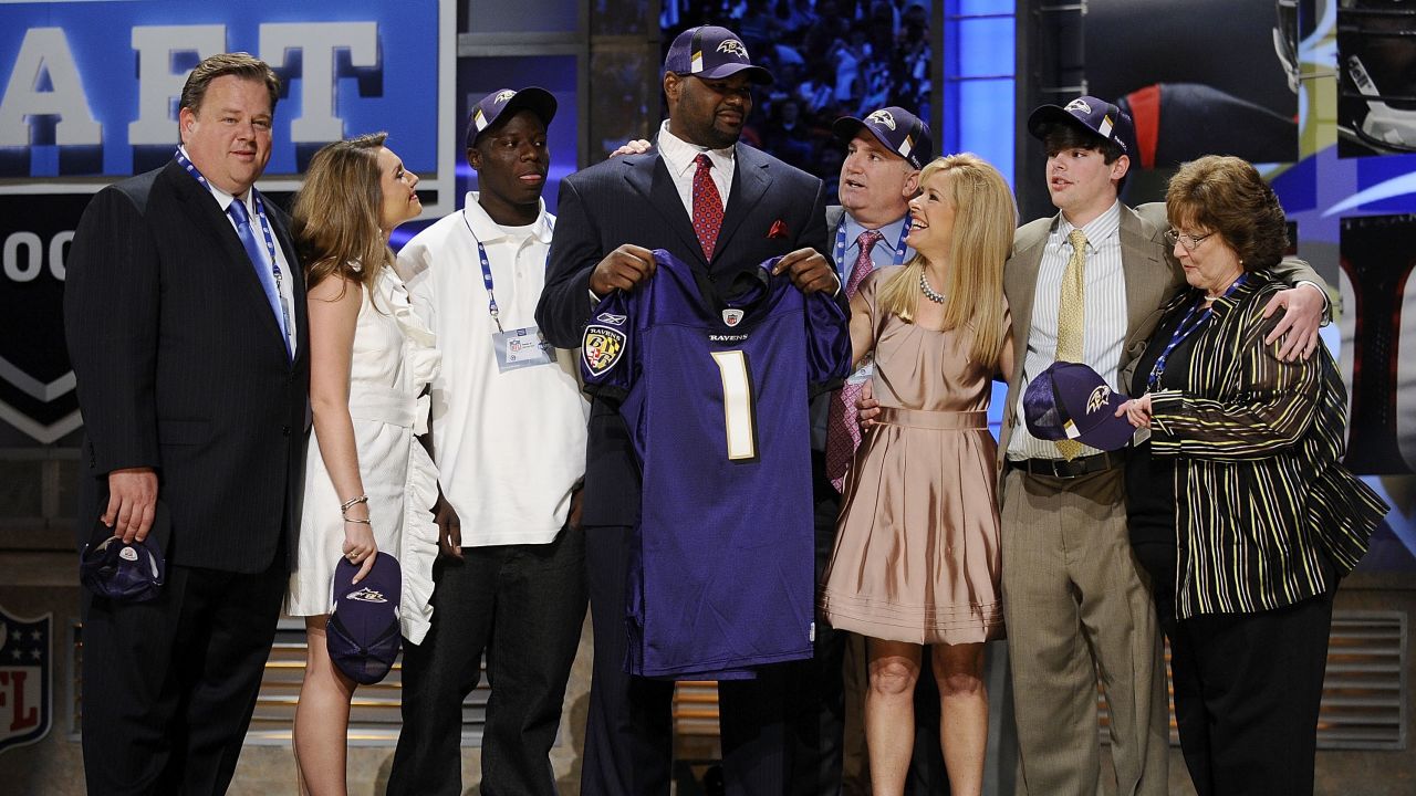 Michael Oher poses with members of the Tuohy family at Radio City Music Hall for the 2009 NFL Draft on April 25, 2009