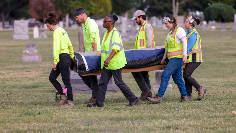 Останки от двама възрастни, открити досега при трети разкопки на гробницата на Tulsa Race Massacre