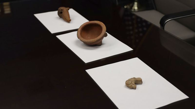 Митниците и граничната служба на САЩ връщат исторически артефакти в Коста Рика почти 6 години след като пътник ги е донесъл във Флорида