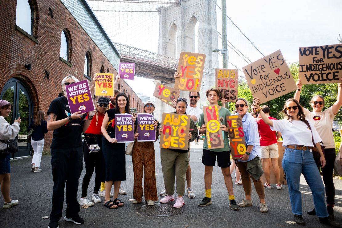 More than 350 people walked across Brooklyn Bridge in New York to call for a Yes vote in the Australian Voice referendum.