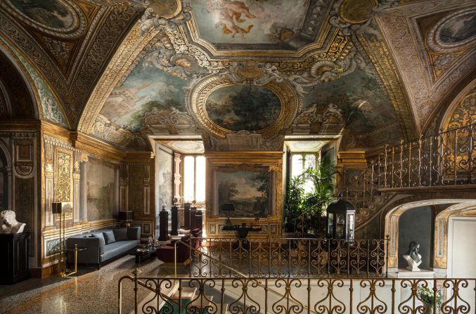 <strong>Palazzo Vilòn: </strong>Featuring multiple suites, all filled with artistic masterpieces, Rome's 17th-century Palazzo Vilòn is spread across 1,100 square meters. The entire mansion can be booked for stays. 