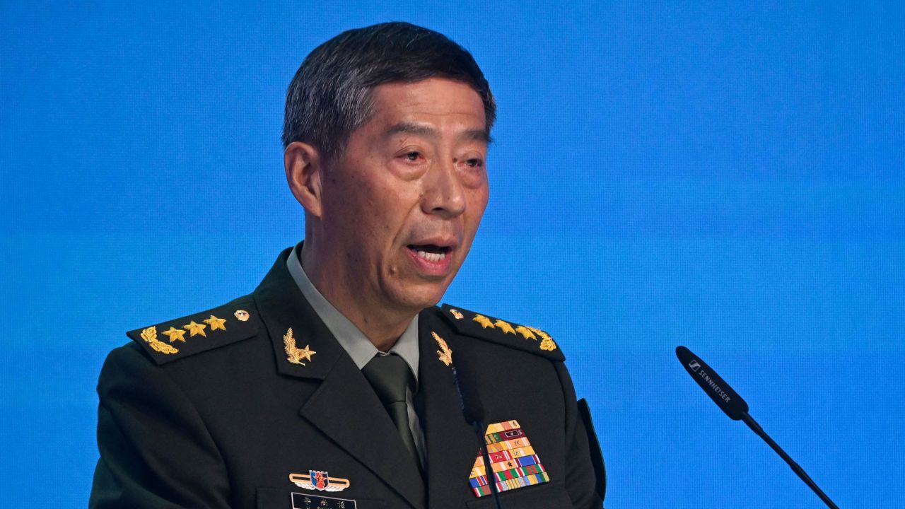 चीन के रक्षा मंत्री ली शांगफू 15 अगस्त को अंतर्राष्ट्रीय सुरक्षा पर मास्को सम्मेलन के दौरान भाषण देते हैं।