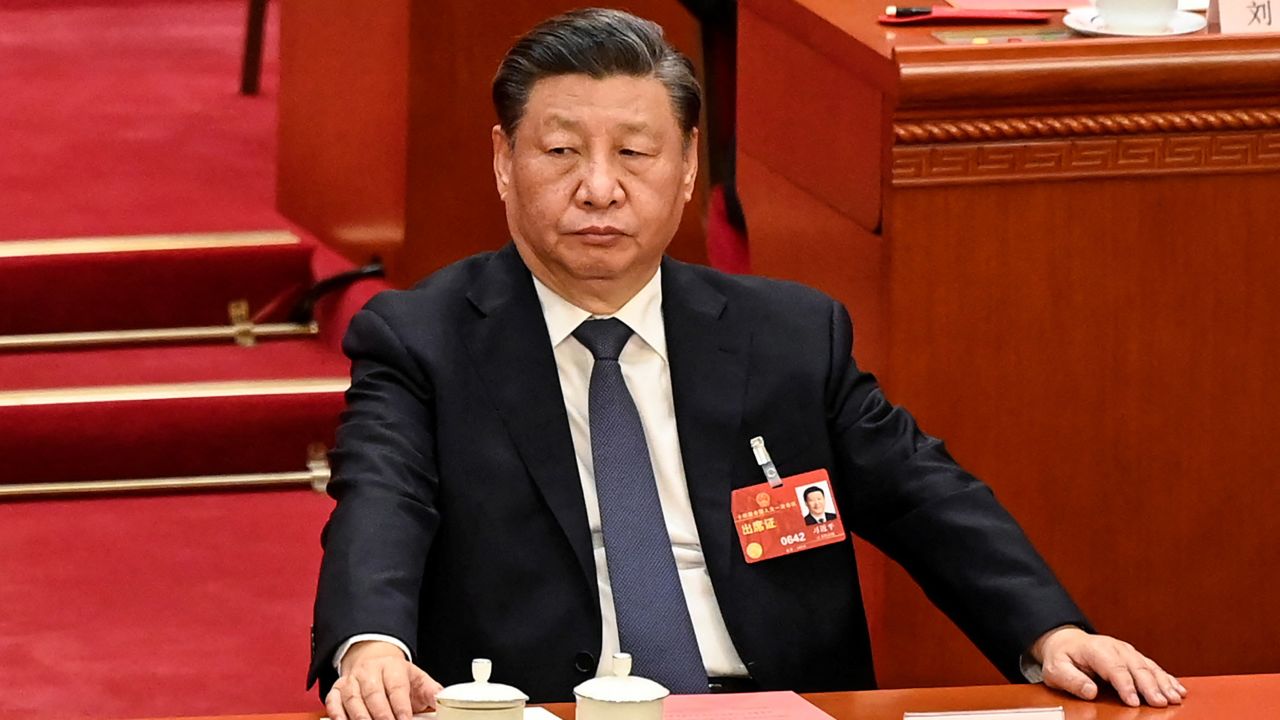 Chủ tịch Trung Quốc Tập Cận Bình tham dự phiên họp toàn thể lần thứ tư của Đại hội đại biểu nhân dân toàn quốc (NPC) tại Đại lễ đường Nhân dân ở Bắc Kinh vào ngày 11 tháng 3 năm 2023. GREG BAKER/Pool via REUTERS
