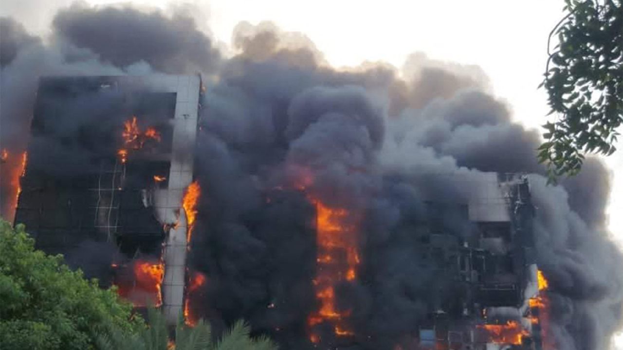 Massive flames engulf the building that houses the Sudanese Standards and Metrology Authority.