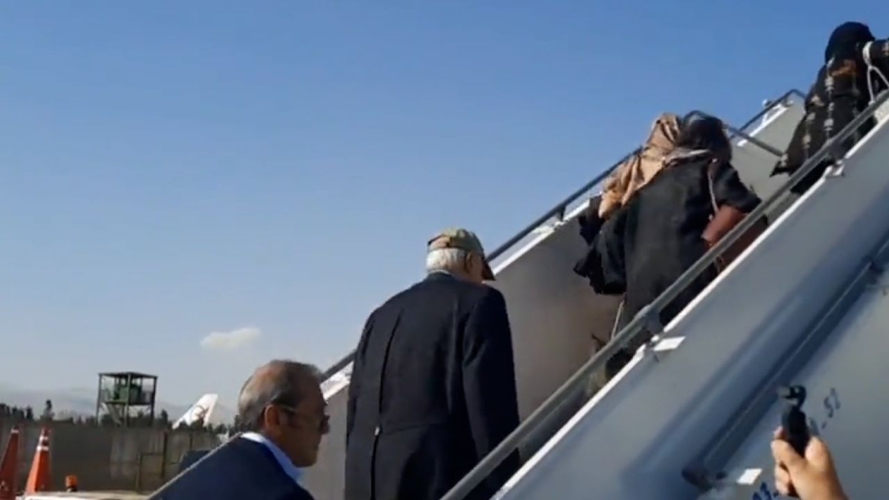 Freed Americans leave Iran