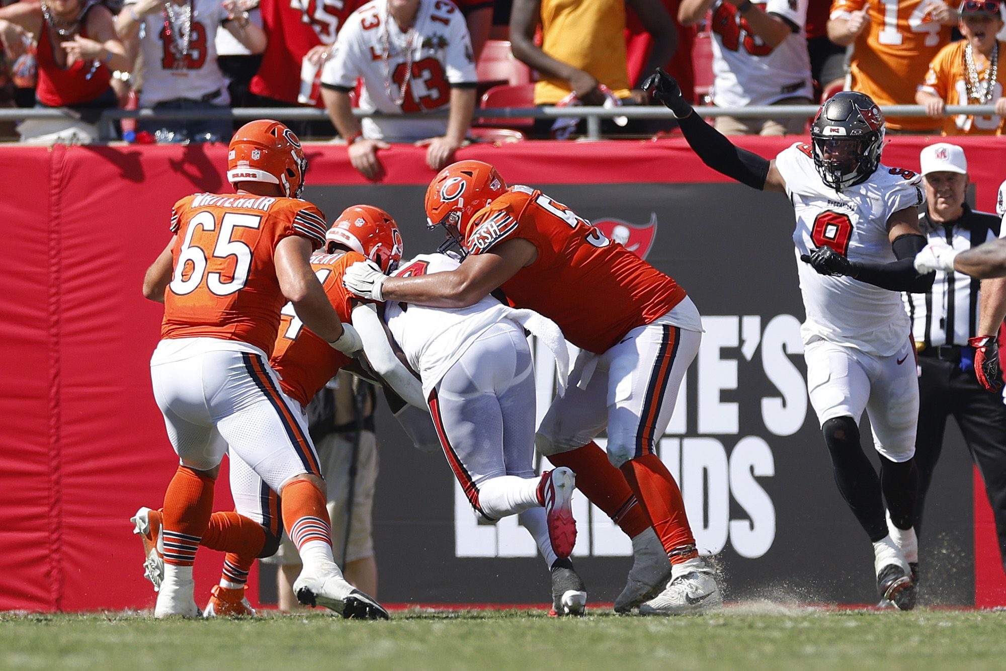 Shaquil Barrett comes up with the pick-six to help the Buccaneers seal the  victory against the Bears