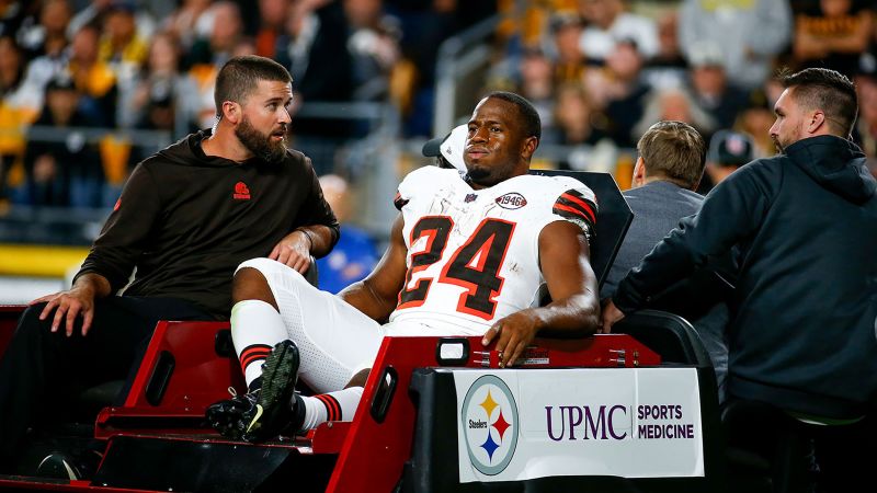 Nick Chubb: Cleveland Browns running back carted off the field after knee injury