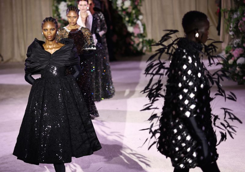 Hottest Fashion Trends and Must-See Collections from London Fashion Week Spring-Summer 2024