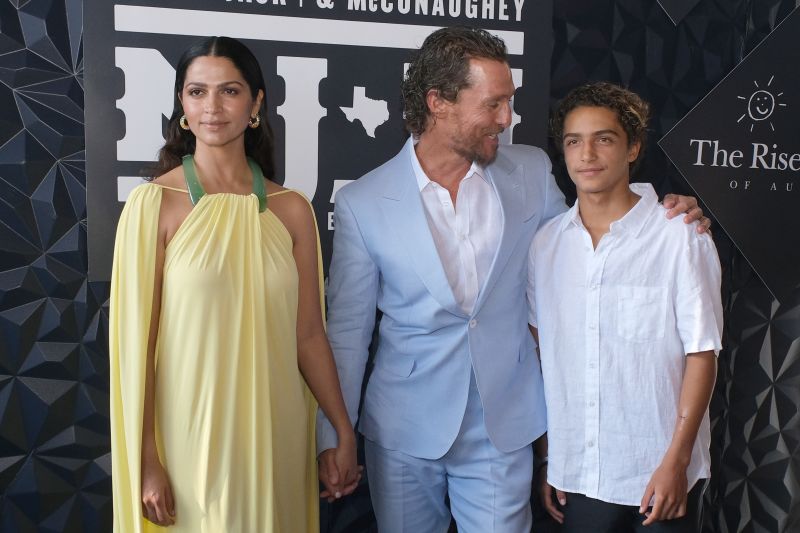 Matthew McConaughey Says Fatherhood Comes Before Running For Public ...