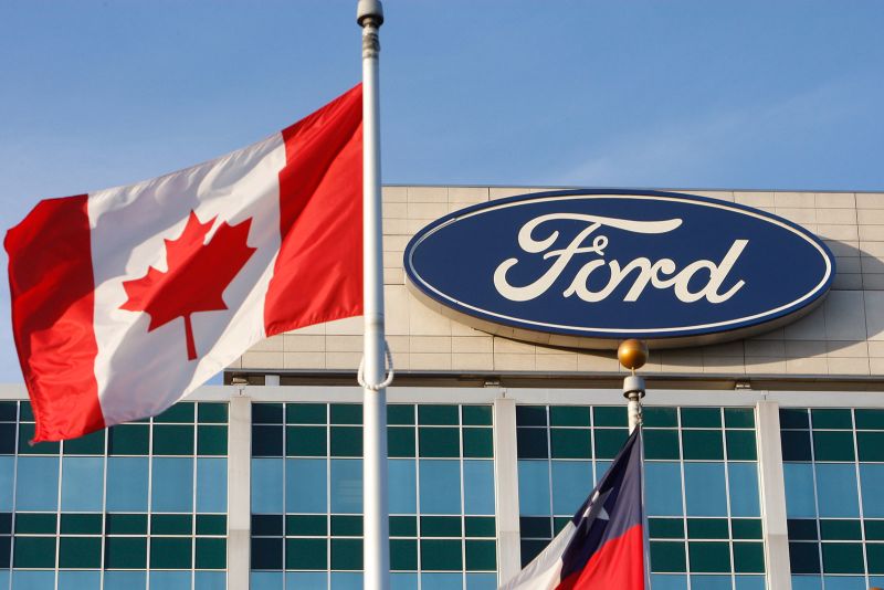 Canadian Autoworkers Union Reaches Tentative Labor Deal With Ford ...