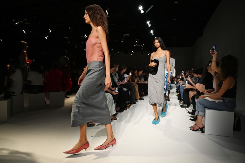 Hottest Fashion Trends and Must-See Collections from London Fashion Week Spring-Summer 2024