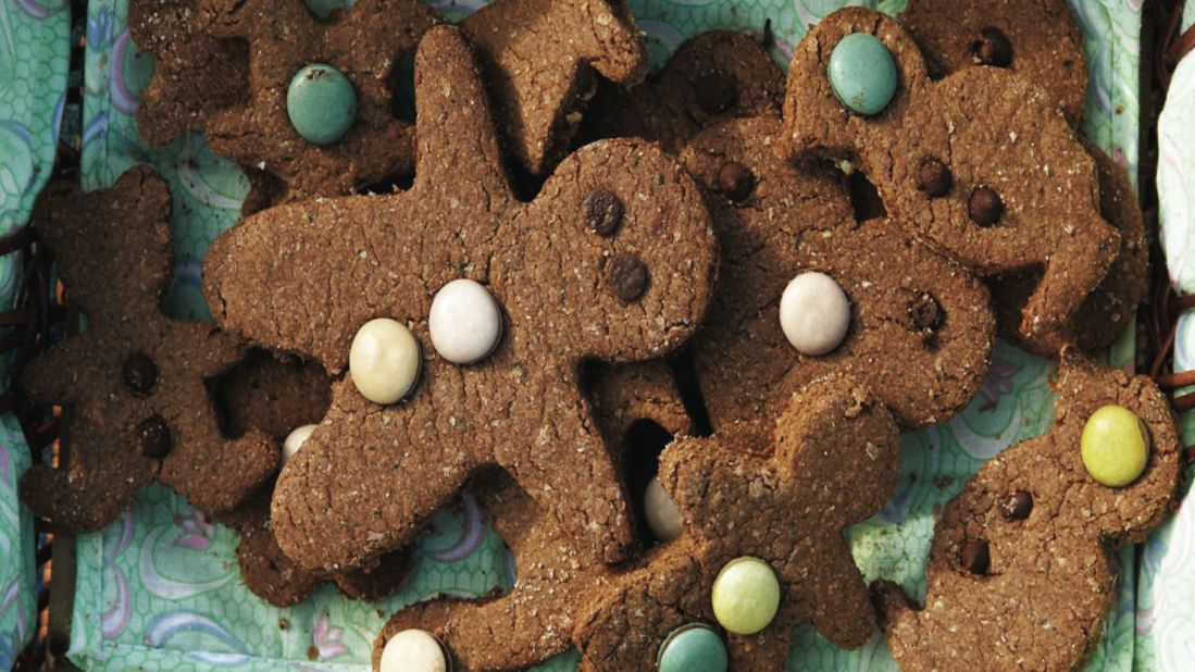 She also has a recipe for gingerbread cookies that includes seaweed, which she says is a great way to get kids into eating the algae. 