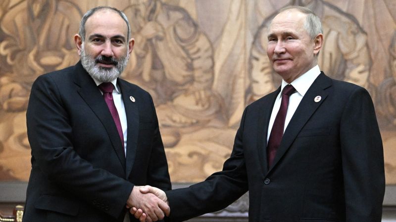 NextImg:Nagorno-Karabakh crisis lays bare Armenia's deteriorating relations with Russia | CNN