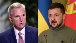  Председателят на Камарата на представителите Кевин Маккарти и президентът на Украйна Володимир Зеленски. class=