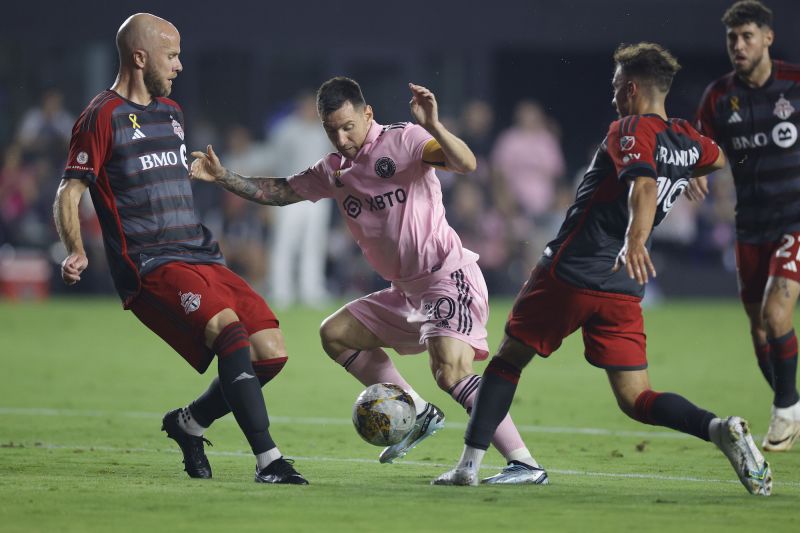 Lionel Messi Exits With Apparent Injury During Inter Miami Match ...