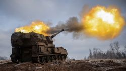 Ukrainian servicemen fire a Polish self-propelled howitzer Krab toward Russian positions, amid Russia's attack on Ukraine, on a frontline in Donetsk region, Ukraine January 17, 2023. REUTERS/Oleksandr Ratushniak