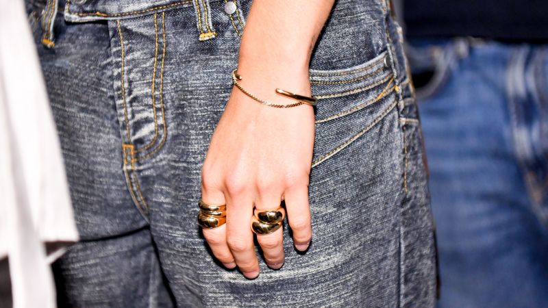 NextImg:Consumers are still spending on nice things, if they're on trend | CNN Business