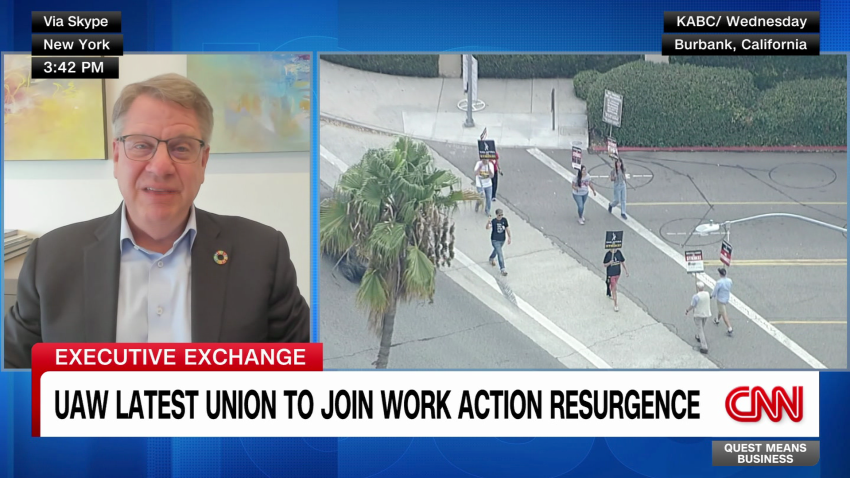 exp Industrial strikes government shutdown Rich Lesser live 092203PSEG1 business cnni_00013001.png