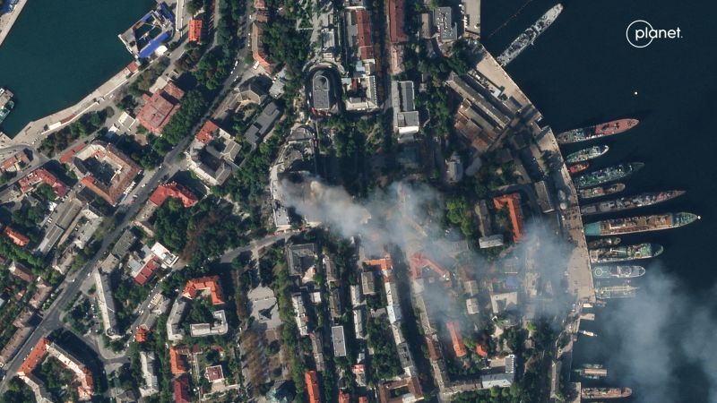 As forças especiais da Ucrânia afirmam que dezenas de pessoas, “incluindo líderes seniores”, foram mortas e feridas num ataque ao quartel-general da frota russa no Mar Negro.