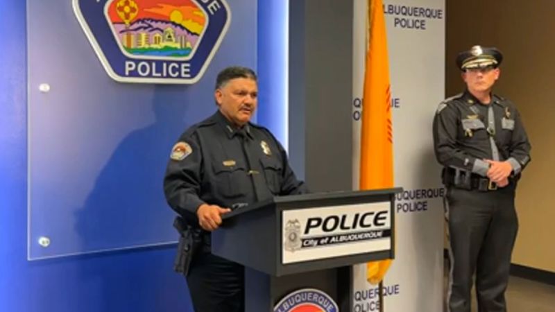 Двама мъже бяха арестувани при убийството от автомобил на 11-годишно момче, случай, който помогна за налагането на спорната забрана за носене на оръжие в Ню Мексико