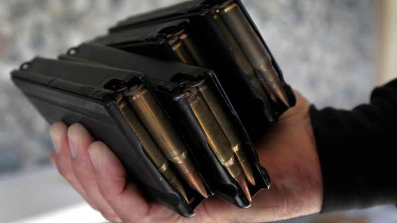 Федерален съдия отмени калифорнийската забрана за пълнители за оръжия с голям капацитет