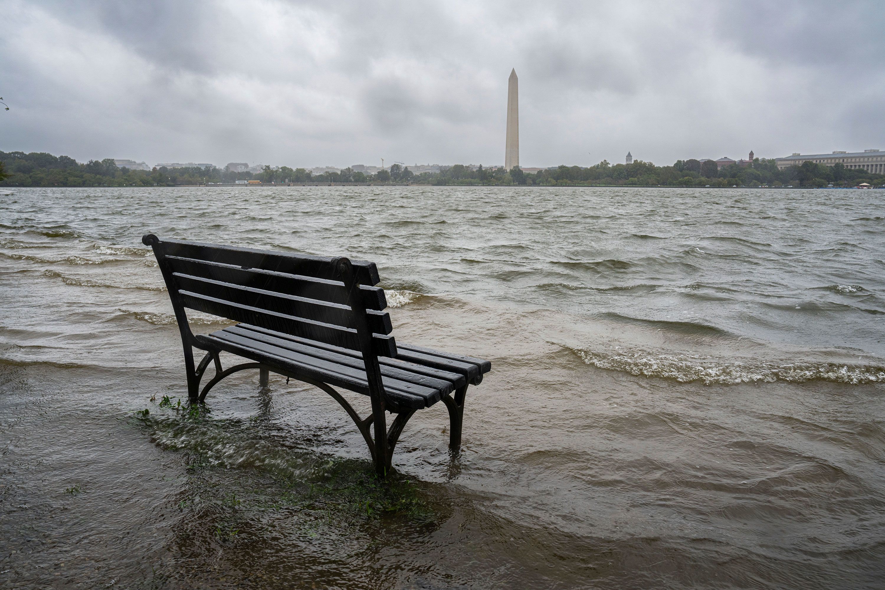 A coastal storm will batter the Mid-Atlantic, Northeast this weekend - The  Washington Post