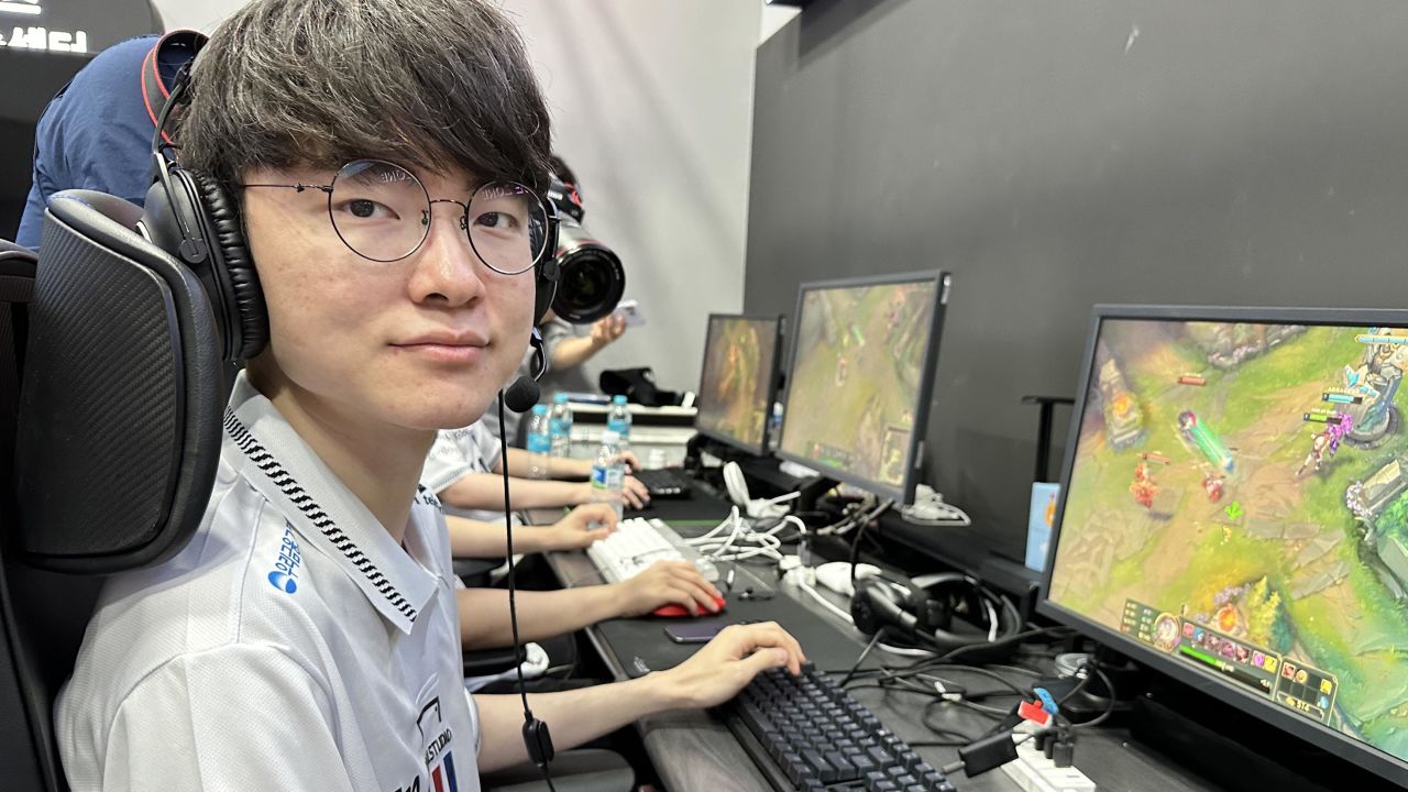 Faker training for the Asian Games with Team Korea.