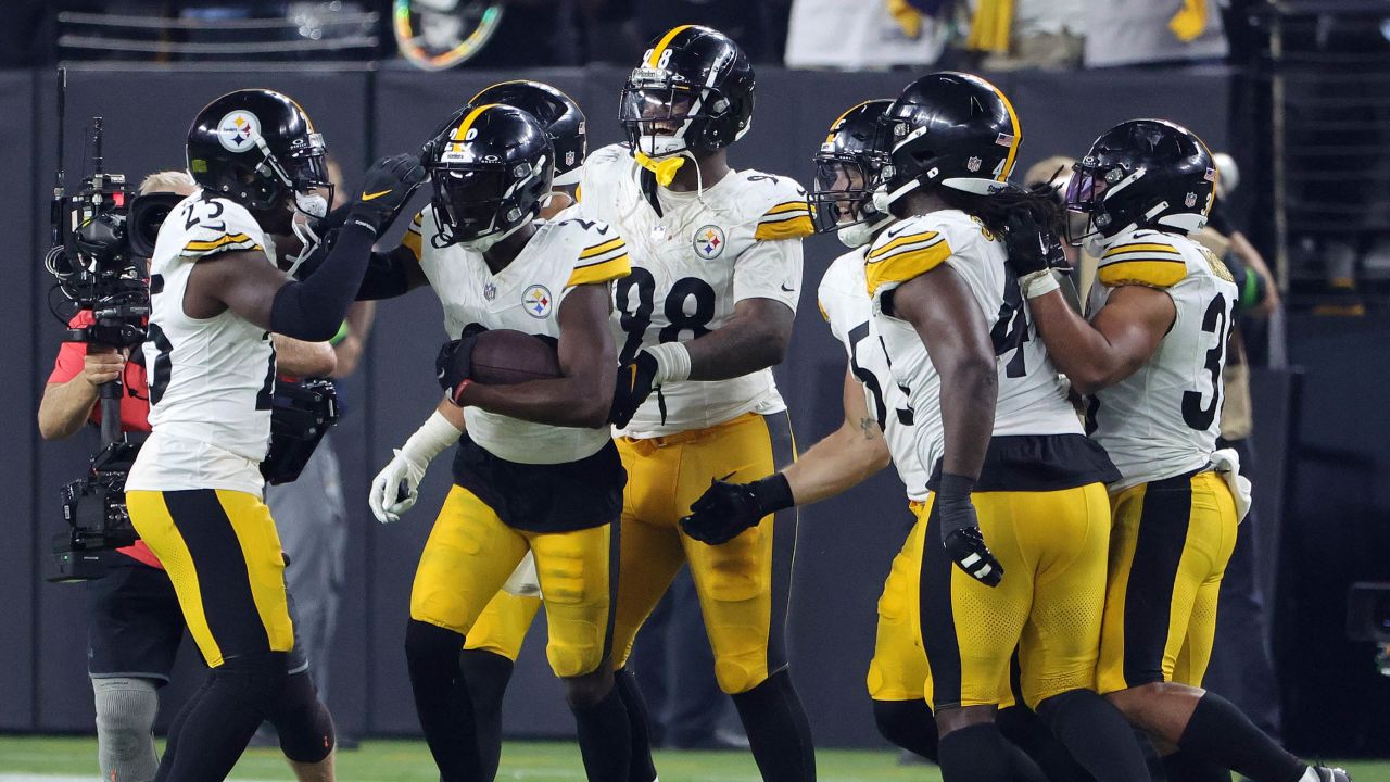LAS VEGAS, NEVADA - SEPTEMBER 24: Levi Wallace #29 of the Pittsburgh Steelers celebrates an interception in the game against the Las Vegas Raiders during the fourth quarter at Allegiant Stadium on September 24, 2023 in Las Vegas, Nevada. (Photo by Ethan Miller/Getty Images)