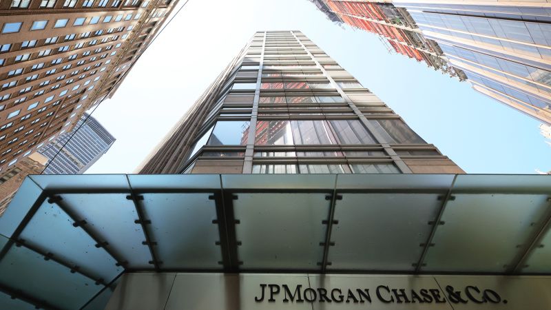 NextImg:JPMorgan pays US Virgin Islands $75 million to settle lawsuit alleging the bank aided Jeffrey Epstein's sex trafficking | CNN Business