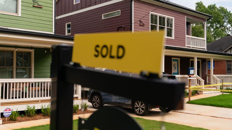 NextImg:US home prices rose in July to record-high levels | CNN Business