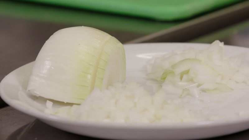 Do not 2025 eat.cut onions hoax