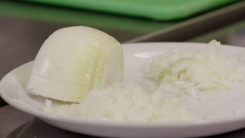 Cut onions Thumb 06