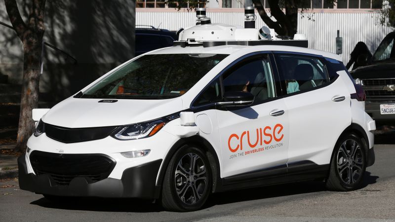 Read more about the article GM cuts spending on Cruise self-driving cars – CNN