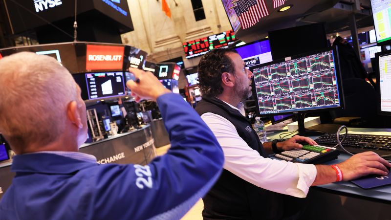 NextImg:US government shutdowns don't send markets tanking, but the coast is far from clear | CNN Business