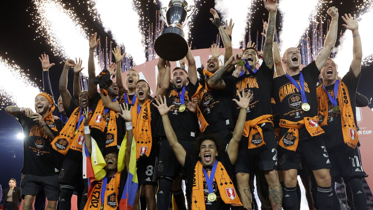 FORT LAUDERDALE, FLORIDA - SEPTEMBER 27: Houston Dynamo FC players celebrate winning the 2023 U.S. Open Cup Final against Inter Miami CF at DRV PNK Stadium on September 27, 2023 in Fort Lauderdale, Florida. (Photo by Carmen Mandato/USSF/Getty Images for USSF)