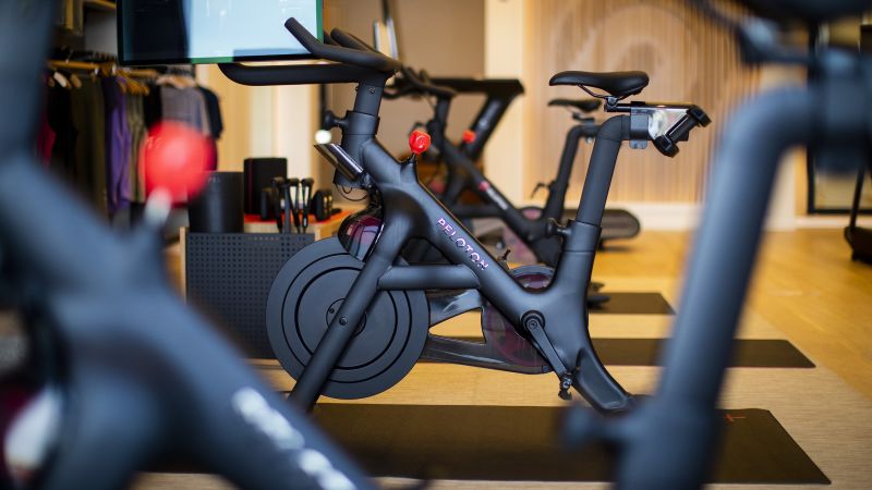 Read more about the article Peloton shares soar following a partnership with former foe Lululemon – CNN