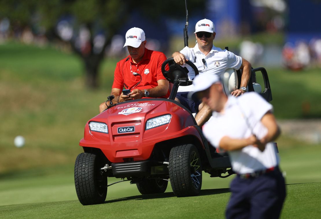 Golf - The 2023 Ryder Cup - Marco Simone Golf & Country Club, Rome, Italy - September 28, 2023
Team USA captain Zach Johnson watches Justin Thomas play a shot during a practice round REUTERS/Carl Recine