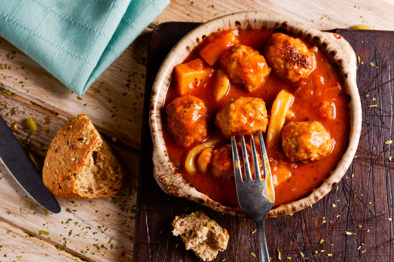 These meatballs in tomato sauce are served all over Spain.