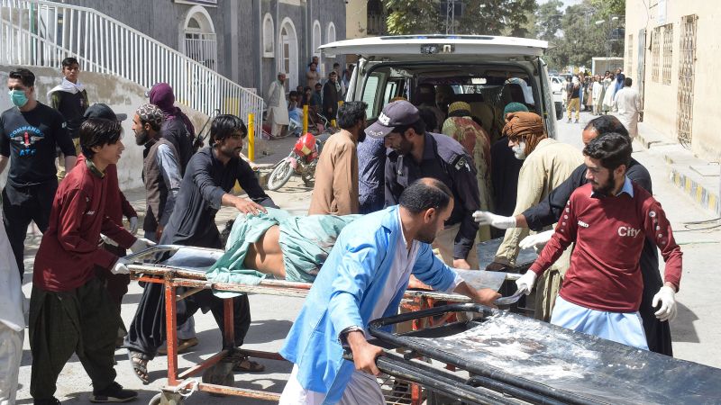 パキスタン：2つの宗教イベントで自殺爆弾テロで少なくとも56人が死亡