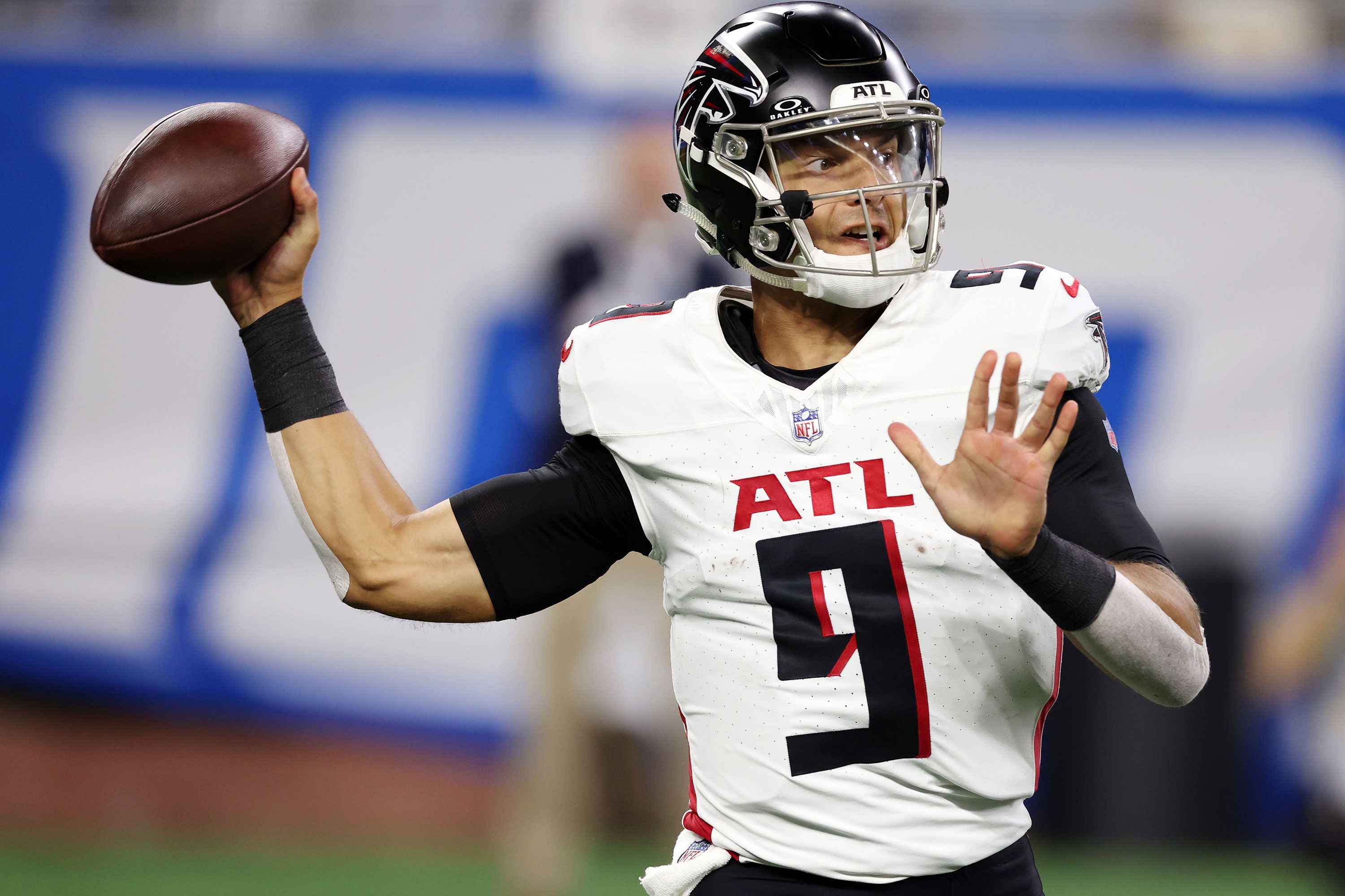 Desmond Ridder throws his first NFL touchdown pass for Atlanta Falcons