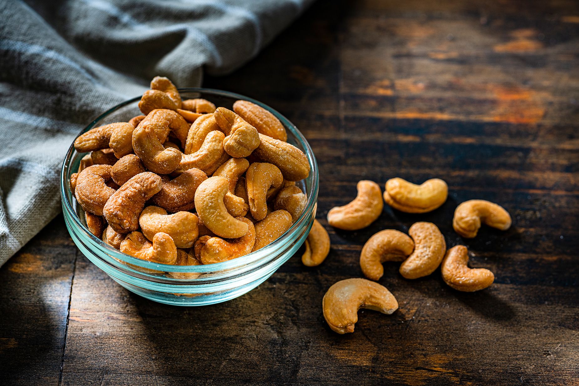 Health Benefits of Nuts: Almonds, Cashaews, Walnuts, Hazelnuts, Pecans &  Peanuts