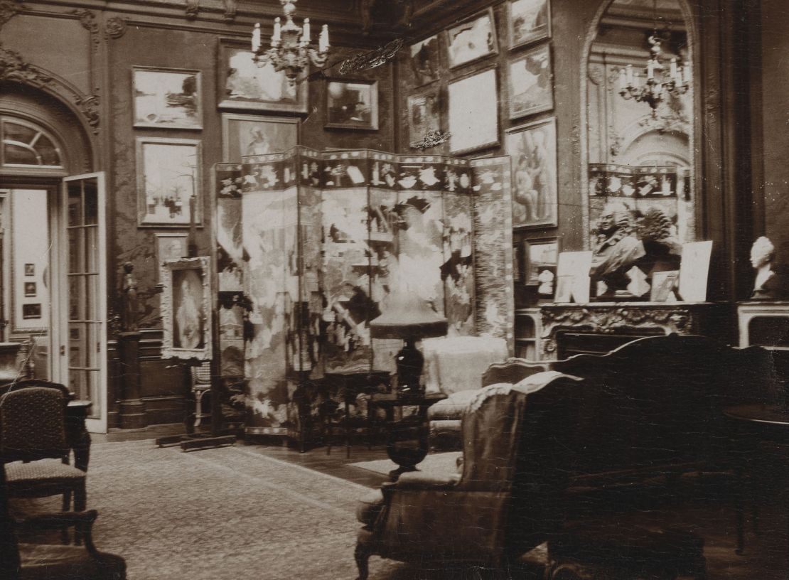 Interior, Hôtel Doucet, rue Spontini. Home of René Gimpel in the early 1930s.