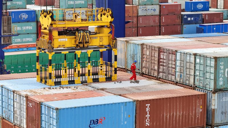 NextImg:Trade between Russia and China is booming so much that shipping containers are 'piling up' | CNN Business