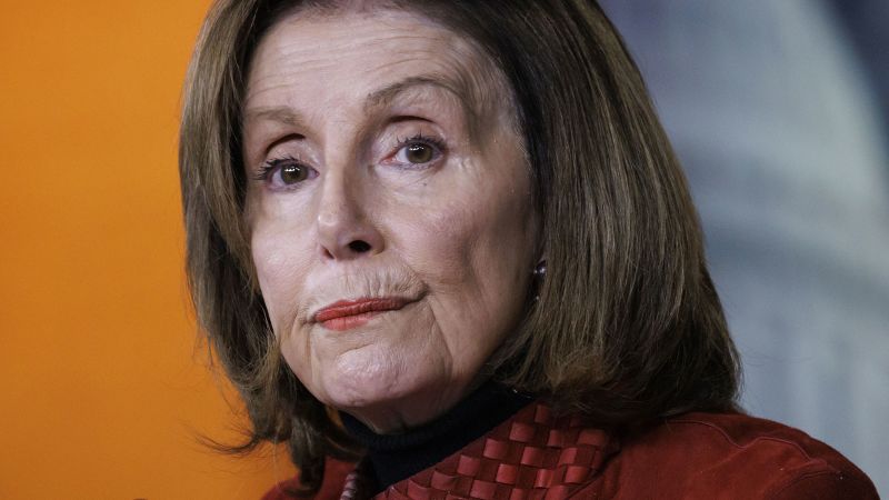 NextImg:Pelosi accompanying Feinstein's body to California on plane from president's military fleet | CNN Politics