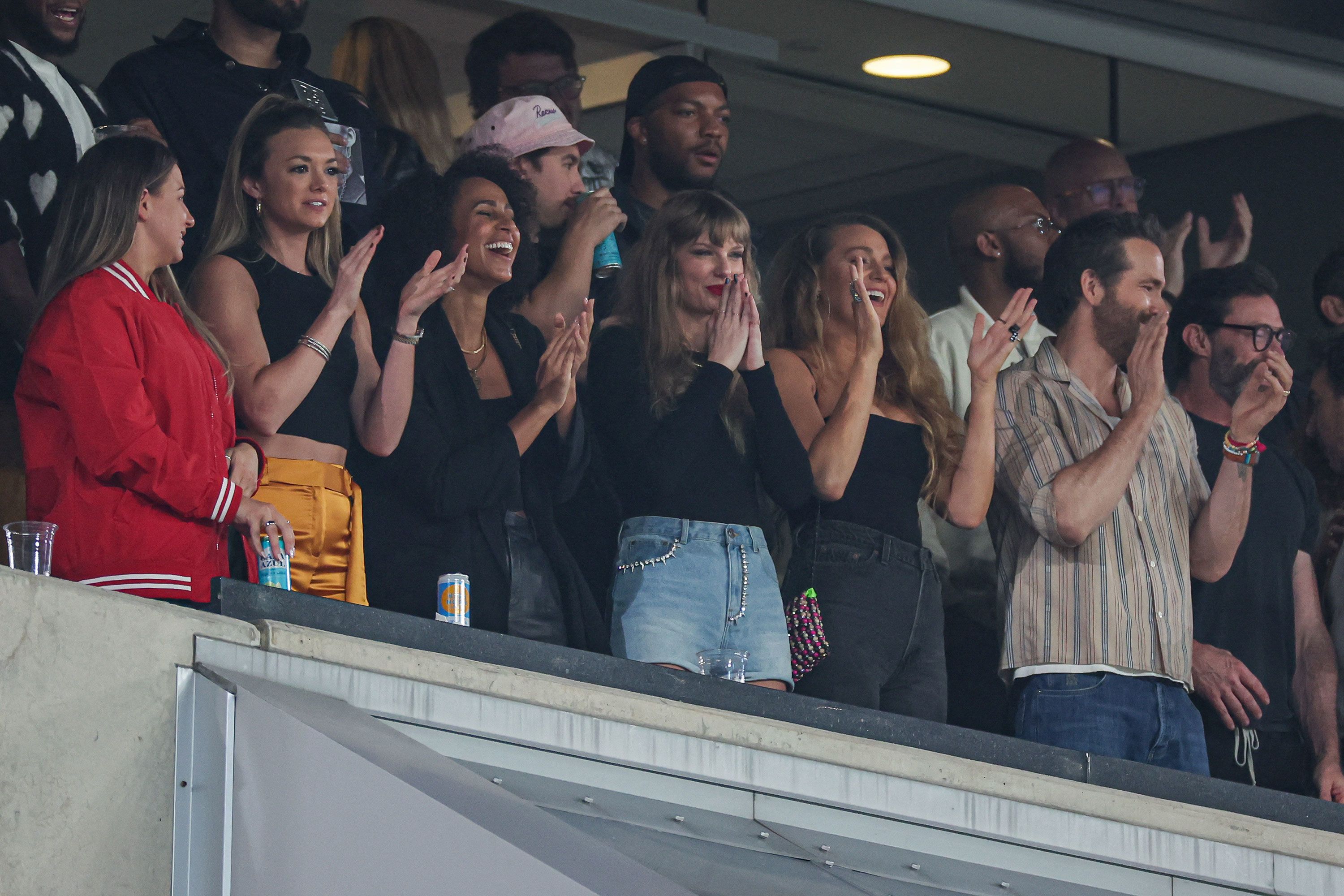Taylor Swift cheers on Kansas City Chiefs in New Jersey with other