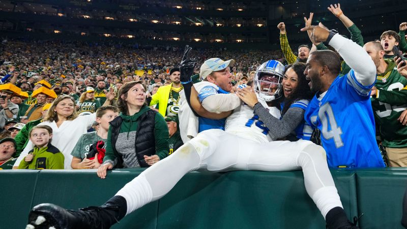 Seattle Seahawks Fan Awarded 2023 NFL Fan of the Year